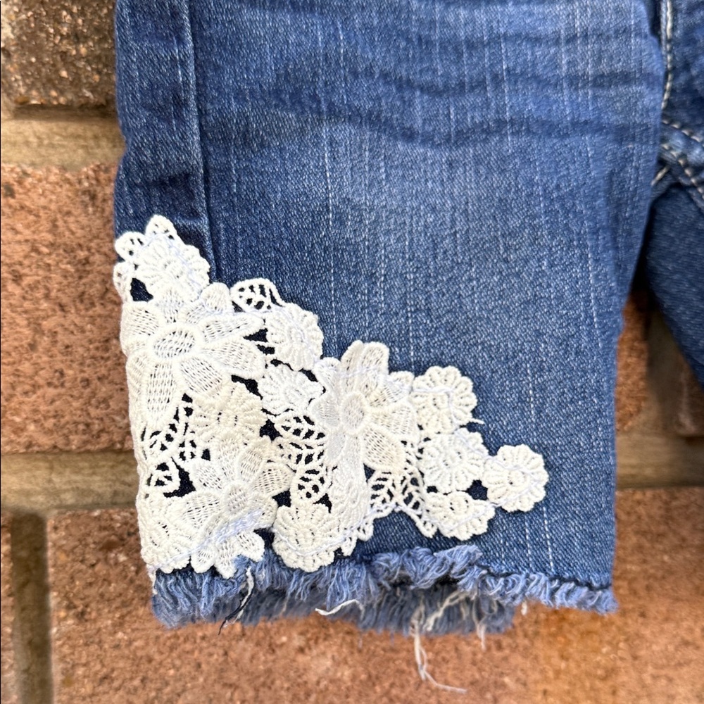 Jordache Kids Denim Shorts with White Lace Girl's Size 6 - Picture 4 of 7
